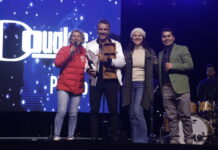 Con Feria de Emprendedores y show de Douglas Molina reconoció importancia de las Madres